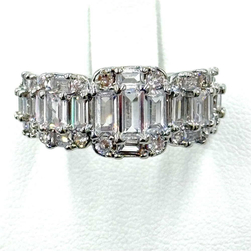New Sterling Silver AAA Zircon Statement Ring Size 6.5